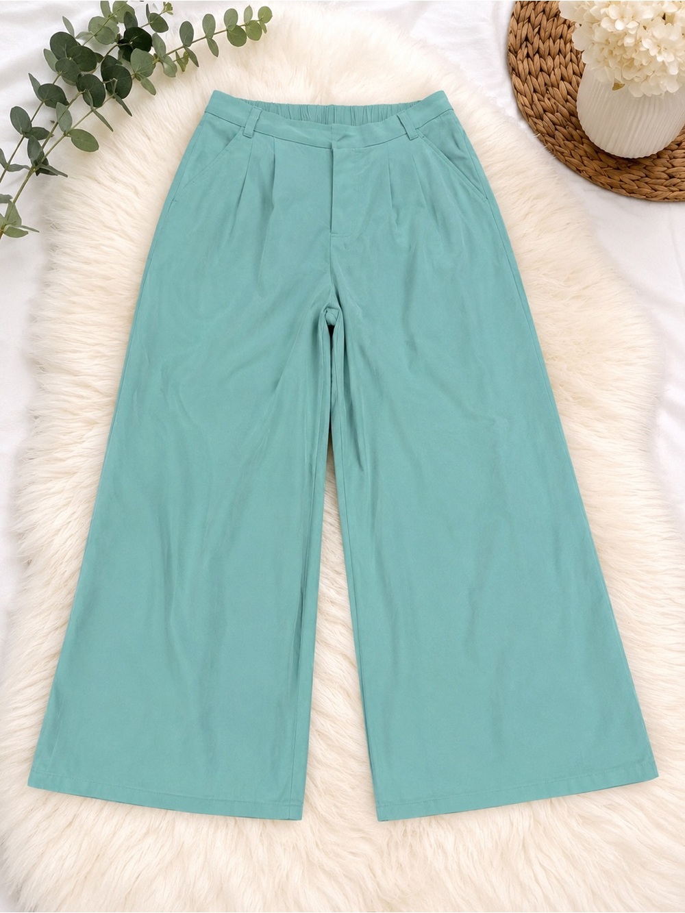 American Eagle Outfitters Wide-Leg Cropped Pants in Seafoam